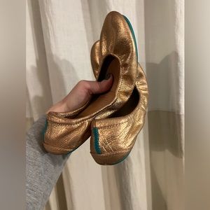 Size 9, Rose gold Tieks.